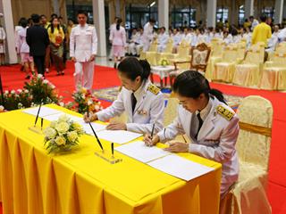 มหาวิทยาลัยพะเยาเข้าร่วมพิธีถวายเครื่องราชสักการะ,และจุดเทียนถวายพระพรชัยมงคล,",ในหลวง,ร.10"
