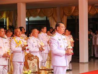 มหาวิทยาลัยพะเยาเข้าร่วมพิธีถวายเครื่องราชสักการะ,และจุดเทียนถวายพระพรชัยมงคล,",ในหลวง,ร.10"