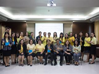 คณะศิลปศาสตร์จัดทำโครงการพัฒนาคุณภาพการศึกษาและพัฒนาท้องถิ่นโดยมีสถาบันอุดมศึกษาเป็นพี่เลี้ยง,โครงการ,“อ่านได้,เขียนคล่อง,ผ่านนิทาน”