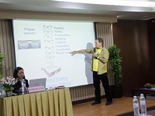 คณะศิลปศาสตร์จัดทำโครงการพัฒนาคุณภาพการศึกษาและพัฒนาท้องถิ่นโดยมีสถาบันอุดมศึกษาเป็นพี่เลี้ยง,โครงการ,“อ่านได้,เขียนคล่อง,ผ่านนิทาน”