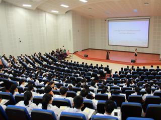 การปฐมนิเทศนิสิตระดับปริญญาตรี,ปีการศึกษา,2561,คณะศิลปศาสตร์,มหาวิทยาลัยพะเยา