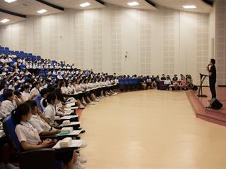 การปฐมนิเทศนิสิตระดับปริญญาตรี,ปีการศึกษา,2561,คณะศิลปศาสตร์,มหาวิทยาลัยพะเยา