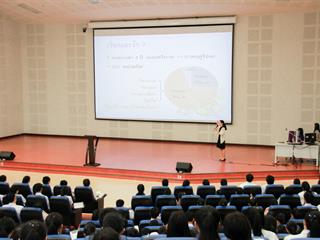 การปฐมนิเทศนิสิตระดับปริญญาตรี,ปีการศึกษา,2561,คณะศิลปศาสตร์,มหาวิทยาลัยพะเยา