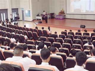โครงการปฐมนิเทศนิสิตใหม่,และโครงการปรับพื้นฐานและพัฒนาทักษะการใช้ชีวิตในมหาวิทยาลัย
