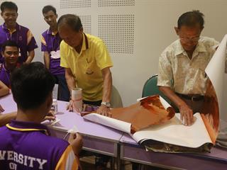 …คณะเทคโนโลยีสารสนเทศและการสื่อสาร,มหาวิทยาลัยพะเยา,จัดกิจกรรมภูมิปัญญาจากปราชญ์ภูกามยาว,เพื่อถ่ายทอดภูมิปัญญาจากปราชญ์ชาวบ้านสู่ลูกหลานในวัยเรียนให้อนุรักษ์และสืบทอดกันต่อไปในอนาคต...,