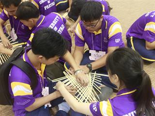 …คณะเทคโนโลยีสารสนเทศและการสื่อสาร,มหาวิทยาลัยพะเยา,จัดกิจกรรมภูมิปัญญาจากปราชญ์ภูกามยาว,เพื่อถ่ายทอดภูมิปัญญาจากปราชญ์ชาวบ้านสู่ลูกหลานในวัยเรียนให้อนุรักษ์และสืบทอดกันต่อไปในอนาคต...,