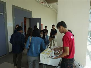 กิจกรรมผู้ปกครองพบผู้บริหาร,ประจำปีการศึกษา,2561,และกิจกรรมนิสิตจิตอาสาช่วยน้องใหม่ย้ายของเข้าหอพัก