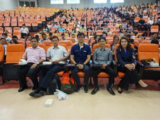 กิจกรรมผู้ปกครองพบผู้บริหาร,ประจำปีการศึกษา,2561,และกิจกรรมนิสิตจิตอาสาช่วยน้องใหม่ย้ายของเข้าหอพัก