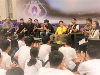 คณะเทคโนโลยีสารสนเทศและการสื่อสาร,มหาวิทยาลัยพะเยา,จัดกิจกรรมเสวนา,หัวข้อ,,“เล่าความหลัง,สร้างแรงบันดาลใจ”,โดยศิษย์เก่าคณะฯ,เตรียมความพร้อมด้านวิชาการและทักษะในการใช้ชีวิตในรั้วมหาวิทยาลัยของนิสิตใหม่ชั้นปีที่,1