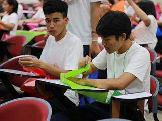 หน่วยกิจการนิสิตและทำนุบำรุงศิลปวัฒนธรรม,พร้อมด้วยสโมสรนิสิต,และชมรมสืบสายถิ่นแผ่นดินล้านนา,คณะรัฐศาสตร์และสังคมศาสตร์,มหาวิทยาลัยพะเยา,ร่วมกันจัดโครงการทำนุบำรุงศิลปวัฒนธรรม,และกิจกรรมต้อนรับนิสิตใหม่