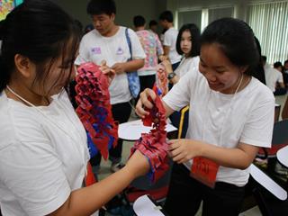 หน่วยกิจการนิสิตและทำนุบำรุงศิลปวัฒนธรรม,พร้อมด้วยสโมสรนิสิต,และชมรมสืบสายถิ่นแผ่นดินล้านนา,คณะรัฐศาสตร์และสังคมศาสตร์,มหาวิทยาลัยพะเยา,ร่วมกันจัดโครงการทำนุบำรุงศิลปวัฒนธรรม,และกิจกรรมต้อนรับนิสิตใหม่