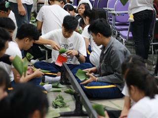 หน่วยกิจการนิสิตและทำนุบำรุงศิลปวัฒนธรรม,พร้อมด้วยสโมสรนิสิต,และชมรมสืบสายถิ่นแผ่นดินล้านนา,คณะรัฐศาสตร์และสังคมศาสตร์,มหาวิทยาลัยพะเยา,ร่วมกันจัดโครงการทำนุบำรุงศิลปวัฒนธรรม,และกิจกรรมต้อนรับนิสิตใหม่