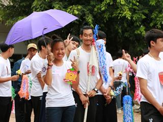 หน่วยกิจการนิสิตและทำนุบำรุงศิลปวัฒนธรรม,พร้อมด้วยสโมสรนิสิต,และชมรมสืบสายถิ่นแผ่นดินล้านนา,คณะรัฐศาสตร์และสังคมศาสตร์,มหาวิทยาลัยพะเยา,ร่วมกันจัดโครงการทำนุบำรุงศิลปวัฒนธรรม,และกิจกรรมต้อนรับนิสิตใหม่