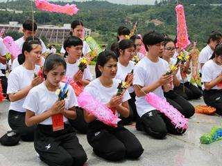 หน่วยกิจการนิสิตและทำนุบำรุงศิลปวัฒนธรรม,พร้อมด้วยสโมสรนิสิต,และชมรมสืบสายถิ่นแผ่นดินล้านนา,คณะรัฐศาสตร์และสังคมศาสตร์,มหาวิทยาลัยพะเยา,ร่วมกันจัดโครงการทำนุบำรุงศิลปวัฒนธรรม,และกิจกรรมต้อนรับนิสิตใหม่