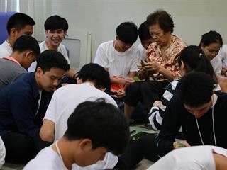 หน่วยกิจการนิสิตและทำนุบำรุงศิลปวัฒนธรรม,พร้อมด้วยสโมสรนิสิต,และชมรมสืบสายถิ่นแผ่นดินล้านนา,คณะรัฐศาสตร์และสังคมศาสตร์,มหาวิทยาลัยพะเยา,ร่วมกันจัดโครงการทำนุบำรุงศิลปวัฒนธรรม,และกิจกรรมต้อนรับนิสิตใหม่