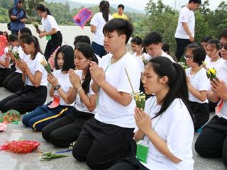 หน่วยกิจการนิสิตและทำนุบำรุงศิลปวัฒนธรรม,พร้อมด้วยสโมสรนิสิต,และชมรมสืบสายถิ่นแผ่นดินล้านนา,คณะรัฐศาสตร์และสังคมศาสตร์,มหาวิทยาลัยพะเยา,ร่วมกันจัดโครงการทำนุบำรุงศิลปวัฒนธรรม,และกิจกรรมต้อนรับนิสิตใหม่