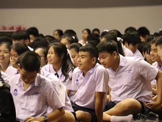 กิจกรรมธรรมะบรรยาย,"การใช้ชีวิตในมหาวิทยาลัย”