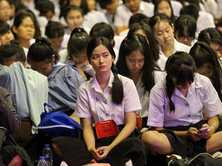ปฐมนิเทศนิสิตใหม่,ม.พะเยา,แจกร่มและถุงผ้าลดโลกร้อนสนองนโยบาย,UP,Green