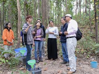 รัฐบาลแห่งสาธารณรัฐประชาชนจีนมอบทุนการศึกษาต่อในระดับปริญญาเอก,ให้กับนิสิต,ม.,พะเยา,ณ,สวนพฤกษศาสตร์เขตร้อนสิบสองปันนา,สถาบันวิทยาศาสตร์แห่งชาติจีน
