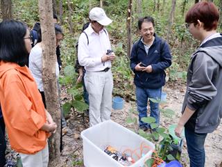 รัฐบาลแห่งสาธารณรัฐประชาชนจีนมอบทุนการศึกษาต่อในระดับปริญญาเอก,ให้กับนิสิต,ม.,พะเยา,ณ,สวนพฤกษศาสตร์เขตร้อนสิบสองปันนา,สถาบันวิทยาศาสตร์แห่งชาติจีน