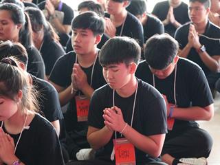 หน่วยกิจการนิสิตและทำนุบำรุงศิลปวัฒนธรรม,พร้อมด้วยสโมสรนิสิตฯ,คณะรัฐศาสตร์และสังคมศาสตร์,มหาวิทยาลัยพะเยา,ร่วมกันจัดโครงการสานสัมพันธ์สิงห์กว๊าน-พิราบขาว