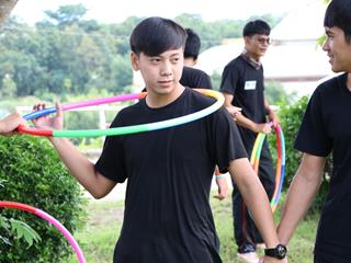 หน่วยกิจการนิสิตและทำนุบำรุงศิลปวัฒนธรรม,พร้อมด้วยสโมสรนิสิตฯ,คณะรัฐศาสตร์และสังคมศาสตร์,มหาวิทยาลัยพะเยา,ร่วมกันจัดโครงการสานสัมพันธ์สิงห์กว๊าน-พิราบขาว