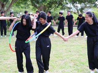 หน่วยกิจการนิสิตและทำนุบำรุงศิลปวัฒนธรรม,พร้อมด้วยสโมสรนิสิตฯ,คณะรัฐศาสตร์และสังคมศาสตร์,มหาวิทยาลัยพะเยา,ร่วมกันจัดโครงการสานสัมพันธ์สิงห์กว๊าน-พิราบขาว
