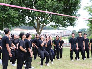 หน่วยกิจการนิสิตและทำนุบำรุงศิลปวัฒนธรรม,พร้อมด้วยสโมสรนิสิตฯ,คณะรัฐศาสตร์และสังคมศาสตร์,มหาวิทยาลัยพะเยา,ร่วมกันจัดโครงการสานสัมพันธ์สิงห์กว๊าน-พิราบขาว