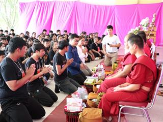 หน่วยกิจการนิสิตและทำนุบำรุงศิลปวัฒนธรรม,พร้อมด้วยสโมสรนิสิตฯ,คณะรัฐศาสตร์และสังคมศาสตร์,มหาวิทยาลัยพะเยา,ร่วมกันจัดโครงการสานสัมพันธ์สิงห์กว๊าน-พิราบขาว