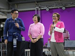 หน่วยกิจการนิสิตและทำนุบำรุงศิลปวัฒนธรรม,พร้อมด้วยสโมสรนิสิตฯ,คณะรัฐศาสตร์และสังคมศาสตร์,มหาวิทยาลัยพะเยา,ร่วมกันจัดกิจกรรม,“,ฮับขวัญน้องหล้า,นักพัฒนานักปกครอง,2561,กิ๋นหอมต๋อมม่วน,ฉลองขวัญช่อใหม่,”