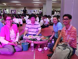 หน่วยกิจการนิสิตและทำนุบำรุงศิลปวัฒนธรรม,พร้อมด้วยสโมสรนิสิตฯ,คณะรัฐศาสตร์และสังคมศาสตร์,มหาวิทยาลัยพะเยา,ร่วมกันจัดกิจกรรม,“,ฮับขวัญน้องหล้า,นักพัฒนานักปกครอง,2561,กิ๋นหอมต๋อมม่วน,ฉลองขวัญช่อใหม่,”