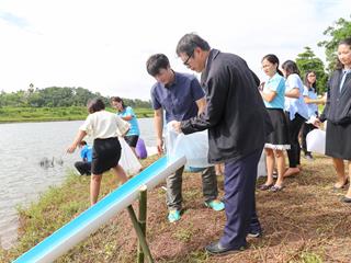 มหาวิทยาลัยพะเยา,จัดกิจกรรมปล่อยพันธ์ปลาน้ำจืด,10,000,ตัว,เฉลิมพระเกียรติ,เนื่องในวันเฉลิมพระชนมพรรษา,86,พรรษา,สมเด็จพระนางเจ้าสิริกิติ์,พระบรมราชินีนาถในรัชกาลที่,9
