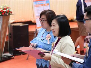 คณะศิลปศาสตร์จัดการประเมินติดตามรายงานความก้าวหน้า,โครงการ,“1,คณะ,1,โมเดล”