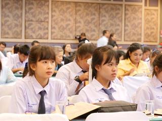 "180,กว่าโรงเรียนมากกว่า,11,จังหวัดภาคเหนือ,เข้าร่วมกิจกรรมสัมนาครูแนะแนวมหาวิทยาลัยพะเยา,ณ,จังหวัดพิษณุโลก"