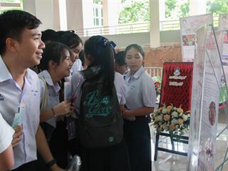 คณะศิลปศาสตร์เข้าร่วมจัดนิทรรศการวิชาการ,UP,Open,House,2018