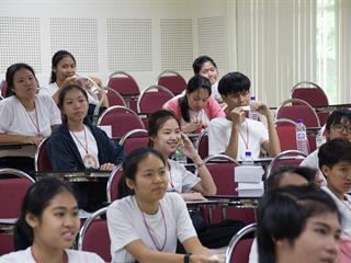 คณะศิลปศาสตร์,มหาวิทยาลัยพะเยา,จัดโครงการ,“เตรียมความพร้อมนิสิตก่อนเข้าเรียนมหาวิทยาลัย”