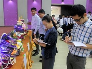 คณะเทคโนโลยีสารสนเทศและการสื่อสาร,มหาวิทยาลัยพะเยา,จัดกิจกรรมไหว้ครู,,ประจำปีการศึกษา,2561,เพื่อให้นิสิตได้แสดงออกถึงความเคารพรักและระลึกถึงพระคุณของครูอาจารย์ที่ได้สั่งสอนให้ความรู้
