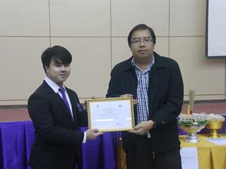 คณะเทคโนโลยีสารสนเทศและการสื่อสาร,มหาวิทยาลัยพะเยา,จัดกิจกรรมไหว้ครู,,ประจำปีการศึกษา,2561,เพื่อให้นิสิตได้แสดงออกถึงความเคารพรักและระลึกถึงพระคุณของครูอาจารย์ที่ได้สั่งสอนให้ความรู้