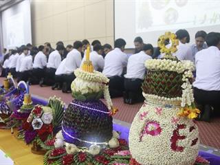 คณะเทคโนโลยีสารสนเทศและการสื่อสาร,มหาวิทยาลัยพะเยา,จัดกิจกรรมไหว้ครู,,ประจำปีการศึกษา,2561,เพื่อให้นิสิตได้แสดงออกถึงความเคารพรักและระลึกถึงพระคุณของครูอาจารย์ที่ได้สั่งสอนให้ความรู้