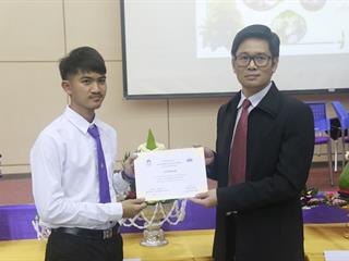 คณะเทคโนโลยีสารสนเทศและการสื่อสาร,มหาวิทยาลัยพะเยา,จัดกิจกรรมไหว้ครู,,ประจำปีการศึกษา,2561,เพื่อให้นิสิตได้แสดงออกถึงความเคารพรักและระลึกถึงพระคุณของครูอาจารย์ที่ได้สั่งสอนให้ความรู้