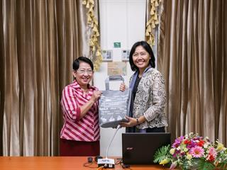 ศูนย์บรรณสารและสื่อการศึกษา,มหาวิทยาลัยพะเยา,ผ่านการตรวจประเมินห้องสมุดสีเขียวตามเกณฑ์พัฒนาห้องสมุดสีเขียว,ประจำปี,2561