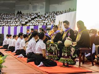 คณะศิลปศาสตร์,เข้าร่วมพิธีไหว้ครูและมอบรางวัลนิสิตเกียรติยศ,,ประจำปีการศึกษา,2561,ณ,อาคารสงวนเสริมศรี,มหาวิทยาลัยพะเยา