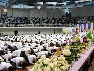 คณะศิลปศาสตร์,เข้าร่วมพิธีไหว้ครูและมอบรางวัลนิสิตเกียรติยศ,,ประจำปีการศึกษา,2561,ณ,อาคารสงวนเสริมศรี,มหาวิทยาลัยพะเยา