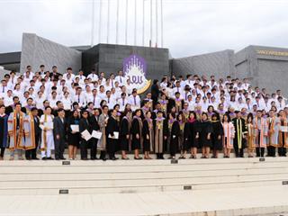 คณะศิลปศาสตร์,เข้าร่วมพิธีไหว้ครูและมอบรางวัลนิสิตเกียรติยศ,,ประจำปีการศึกษา,2561,ณ,อาคารสงวนเสริมศรี,มหาวิทยาลัยพะเยา