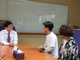 มหาวิทยาลัยพะเยา,ต้อนรับ,คุณนุ่น,ศิรพันธ์,และ,คุณท็อป,พิพัฒน์,นำทีม,ECOLIFE,Application,ลดการใช้พลาสติกในมหาวิทยาลัยพะเยา