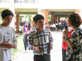 มหาวิทยาลัยพะเยา,ต้อนรับ,คุณนุ่น,ศิรพันธ์,และ,คุณท็อป,พิพัฒน์,นำทีม,ECOLIFE,Application,ลดการใช้พลาสติกในมหาวิทยาลัยพะเยา