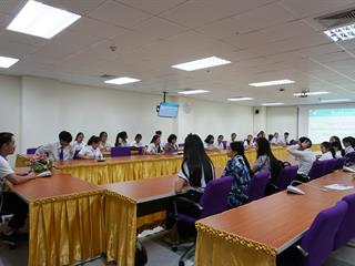 คณาจารย์และนิสิต,ชั้นปี,ที่,1,สาขาการจัดการสื่อสาร,คณะวิทยาการจัดการและสารสนเทศศาสตร์,,เรียนรู้การใช้บริการสารสนเทศ