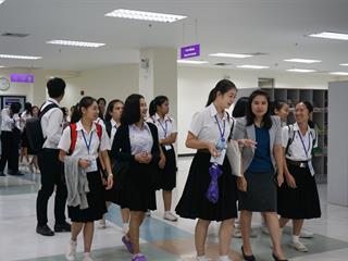 คณาจารย์และนิสิต,ชั้นปี,ที่,1,สาขาการจัดการสื่อสาร,คณะวิทยาการจัดการและสารสนเทศศาสตร์,,เรียนรู้การใช้บริการสารสนเทศ