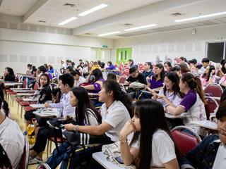 สาขาวิชาภาษาฝรั่งเศส,คณะศิลปศาสตร์,มหาวิทยาลัยพะเยาร่วมกับสถานเอกอัครราชทูตฝรั่งเศส,ประจำประเทศไทย,จัดกิจกรรมฉายภาพยนตร์ภายใต้โครงการ,<,Cine