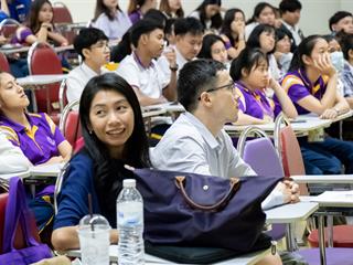 สาขาวิชาภาษาฝรั่งเศส,คณะศิลปศาสตร์,มหาวิทยาลัยพะเยาร่วมกับสถานเอกอัครราชทูตฝรั่งเศส,ประจำประเทศไทย,จัดกิจกรรมฉายภาพยนตร์ภายใต้โครงการ,<,Cine